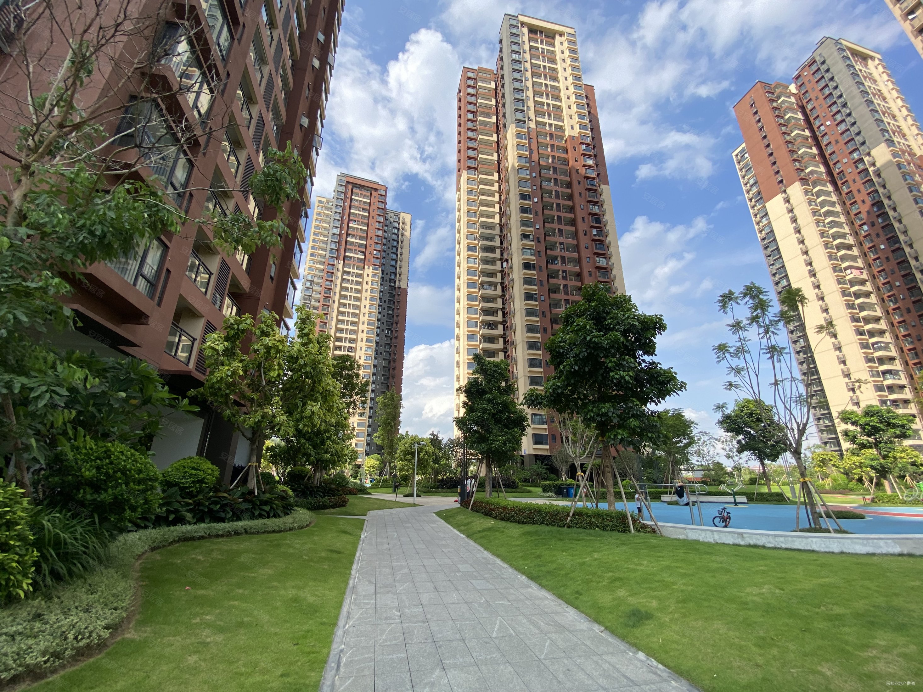 南北通透92平精装修万科第五城房东急置换诚意买房