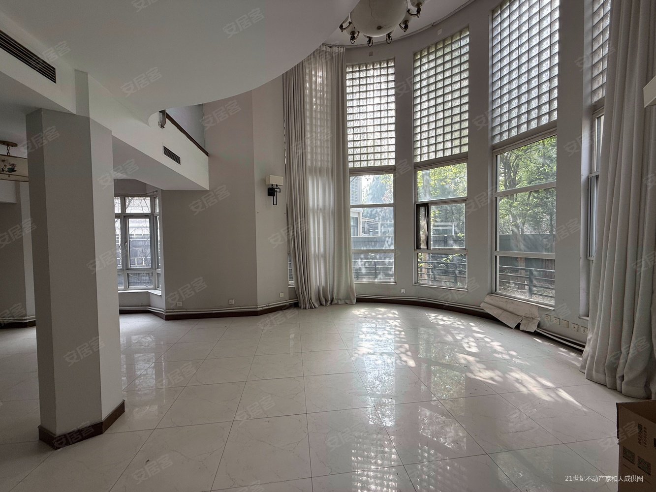 一栋洋房5室2厅3卫261.1㎡南北1680万