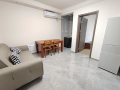 上海闵行莘庄南广场精装修 一房一厅 电梯一房 随时看房 拎包入住 抓紧联系 !出租房源真实图片