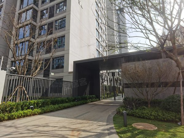 昆明盘龙火车北站俊发俊尚峰俊发俊尚峰 4室2厅2卫