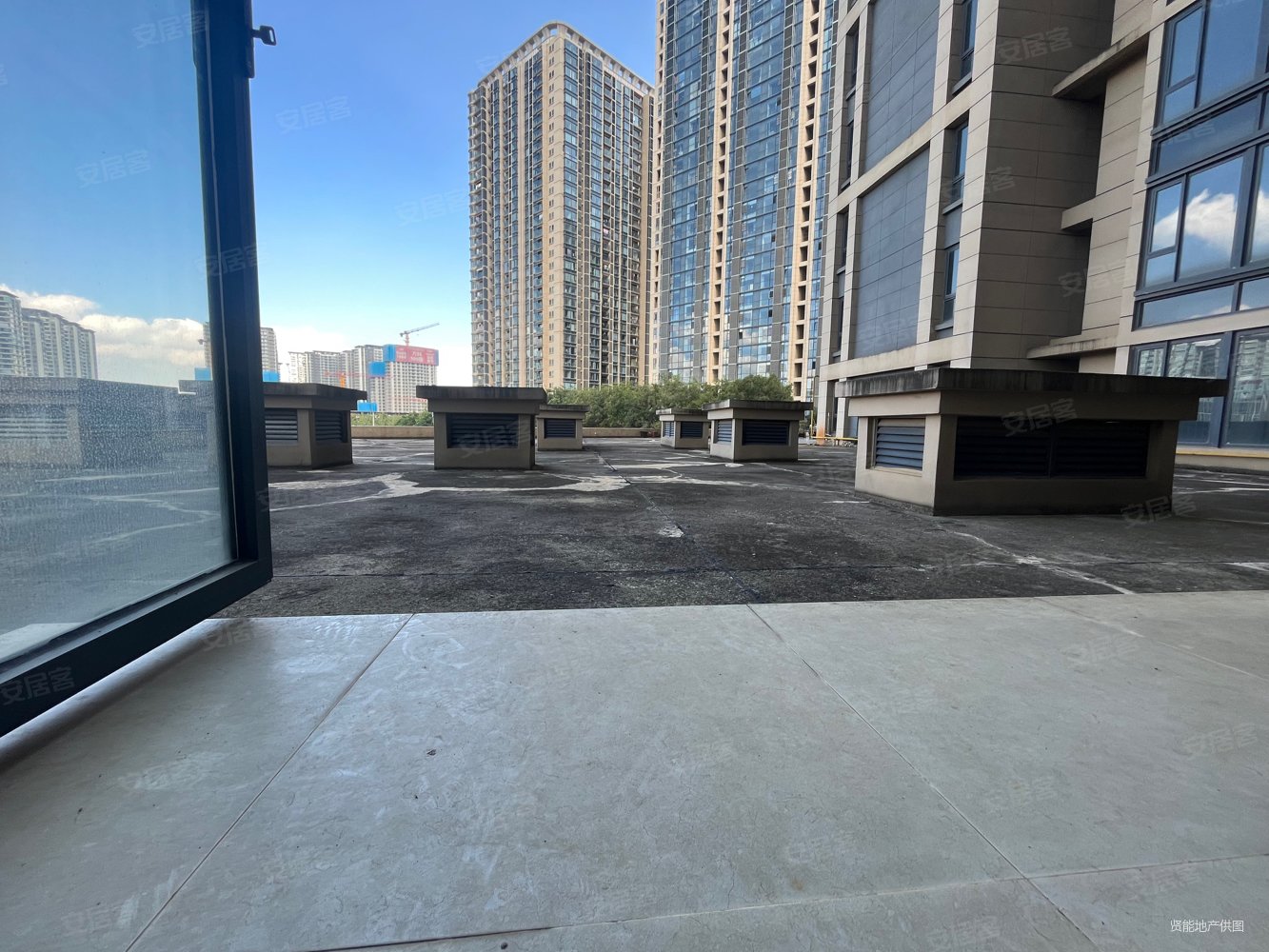 云大会展山海湾一期精装大平层前后大露台