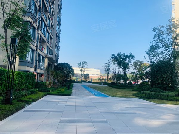 重庆巴南界石御华兰亭(三期)出租御华兰亭精装两房,家电齐全,拎包入住