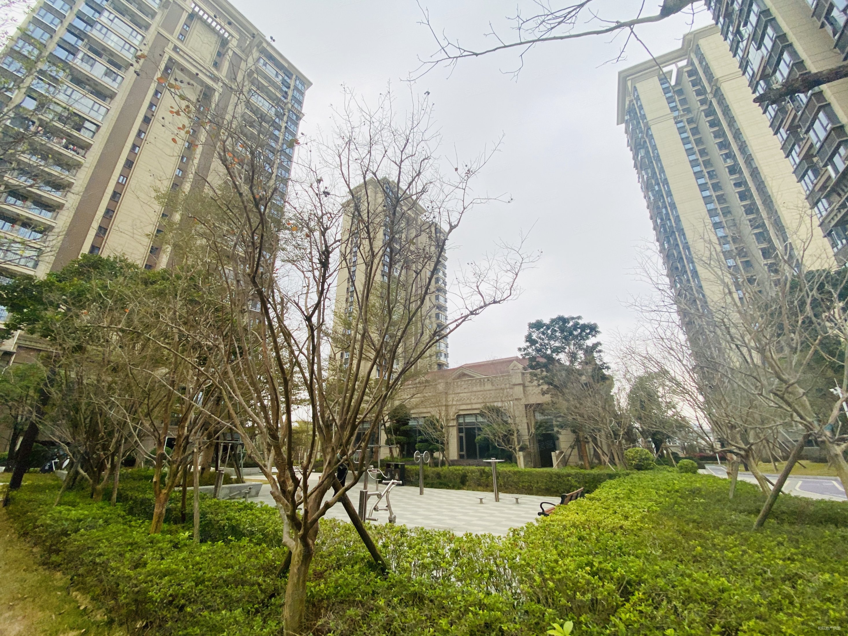 唐家湾轻轨站全新电梯两房保养全新楼距很宽,恒大云锦花园二手房,165