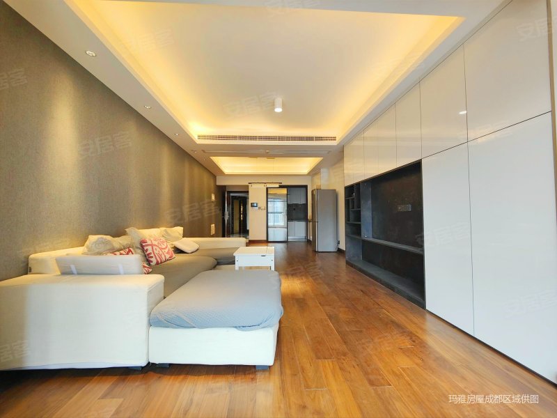 西南向 低调豪装 实得面130 装修70万 小区均价3万,中德英伦城邦(k区)