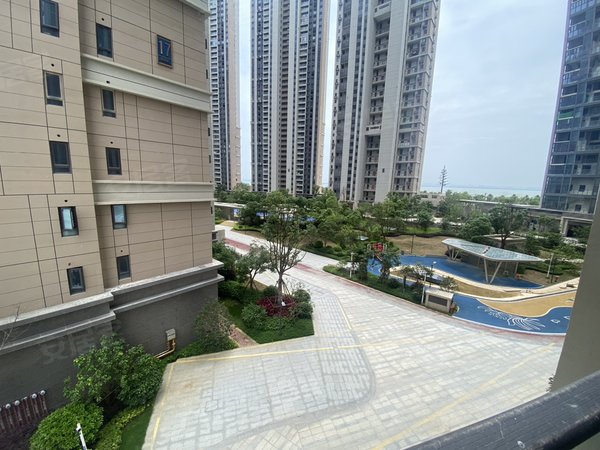 东海湾门第复式两房出租超大客厅可住家配娱乐麻将桌