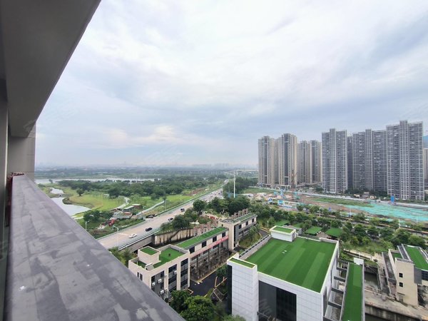 佛山南海城市广场保利和悦滨江一线江景 保利和悦滨江 小区只有这一套