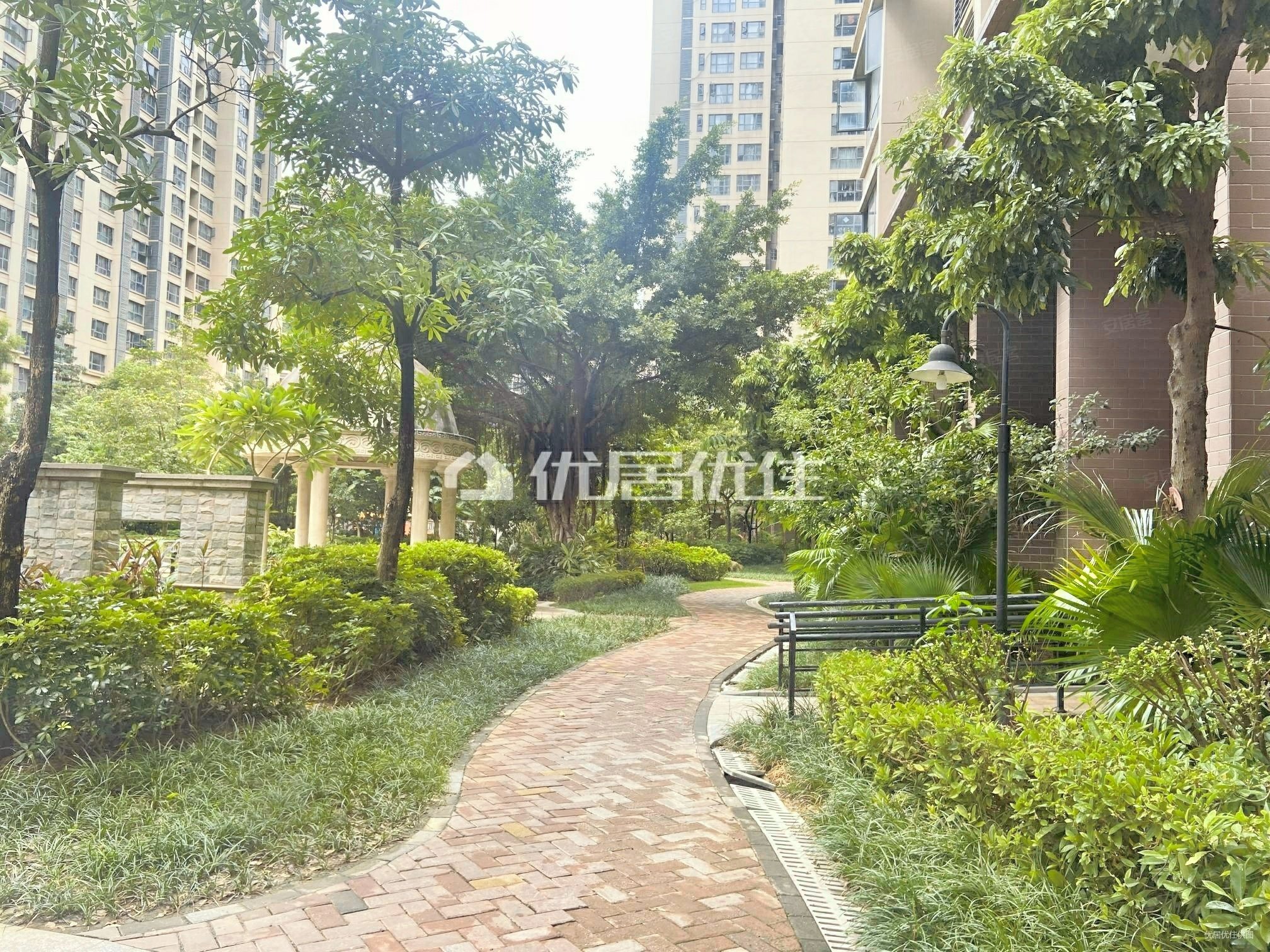 荣和山水绿城四期厅出阳台86平3房临地铁朝南两梯四户