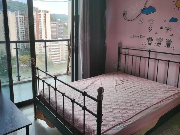 深圳南山西丽香榭峰景苑深圳7号线桃源村站精装两房出租,厅出阳台采光