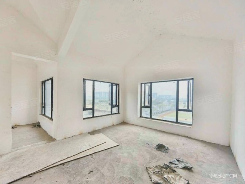 上叠端户,已搭建好,3个平台,带车位,明厨明卫,位置安静,朗基御今缘