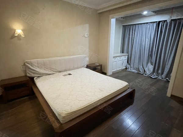 海宁长安镇农发区御景苑新年好房长安修川公园旁大平层三房二卫电梯房精装领包入住出租房源真实图片