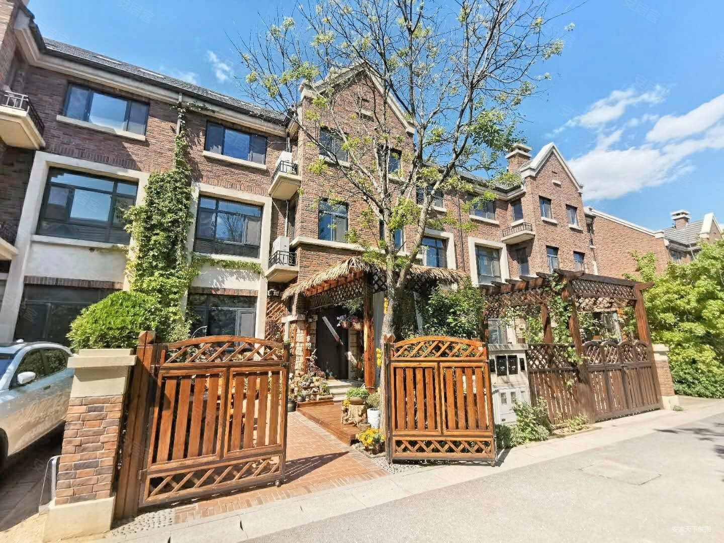 仁爱团泊湖鸿雁岛别墅