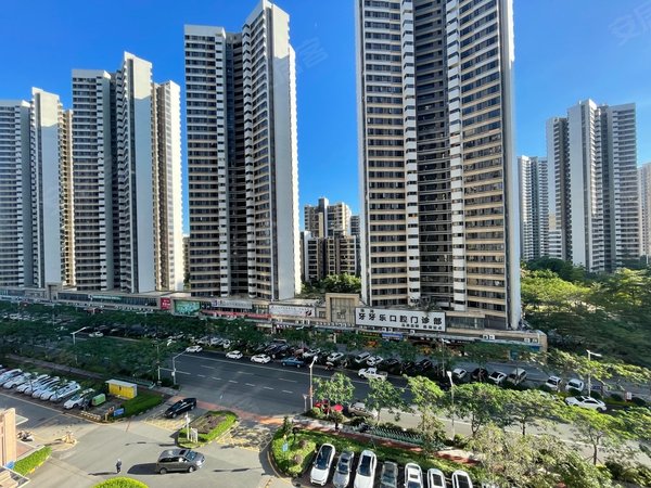珠海金湾航空新城保利香槟国际这套房子的小区位于航空新城核心位置
