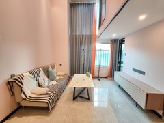 东莞东城东泰漂亮2房招租 万科皇马郦宫 全屋定制衣柜 次新房 随时看房出租房源真实图片