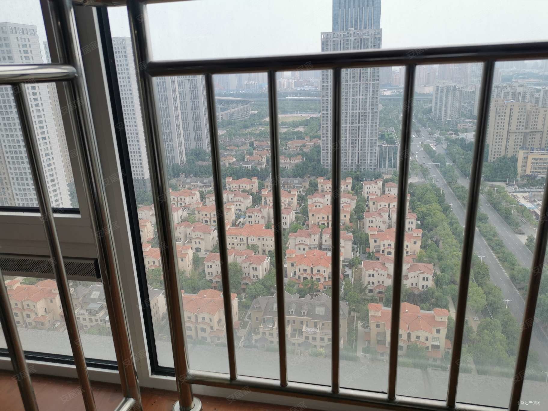 栢悦公馆(北院) 出行方便 装修好 商业配套齐全 电梯房