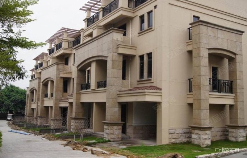 新出南湖山庄独栋别墅可望湖景带200方花园有钥匙