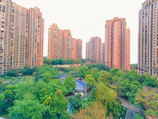 重庆渝北鸳鸯首钢美利山公园城市渝北鸳鸯3号线园博园地铁站附近可