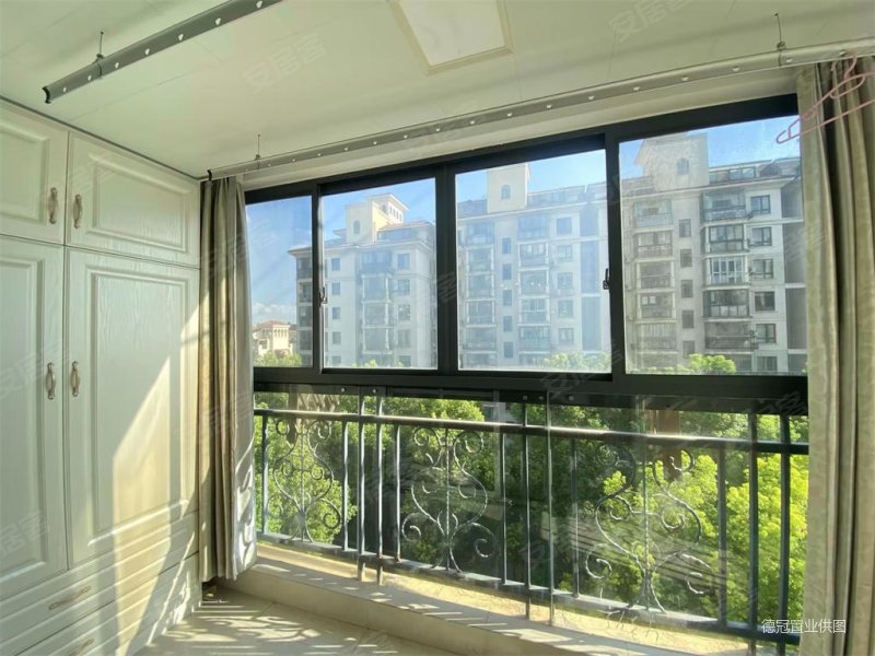 威尼斯水城第一街区3室2厅1卫114㎡南北192万