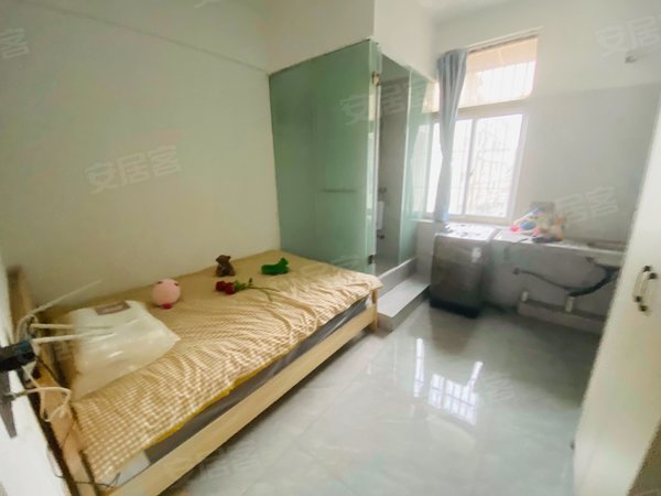 深圳宝安西乡广深路106号小区流塘地铁口,精装大单间,家电齐全拎包