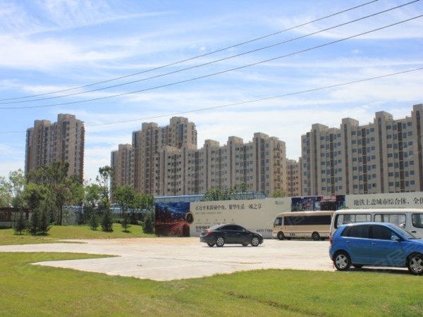 北京昌平南邵镇路劲世界城昌平线南邵站 初次出租 精装婚房 路劲世界