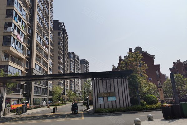 于2021年04月16日 0人觉得很赞 特色 【小区户型】绿地海湾一期叠墅