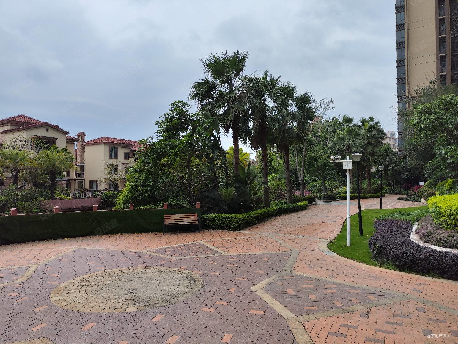 海伦堡松湖湾,三房一卫,精装交楼标准,标价再砍10w