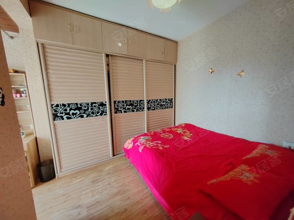 凉山西昌南坛山水阳光新城唐园旁  山水阳光 精装套一 电梯 诚心出租 家具家电齐全出租房源真实图片