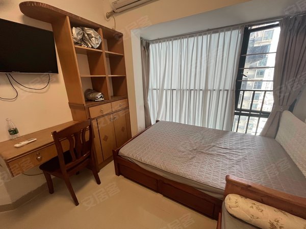 深圳福田华强南桐林城市广场桐林公寓精装大单房,高楼层,有小阳台