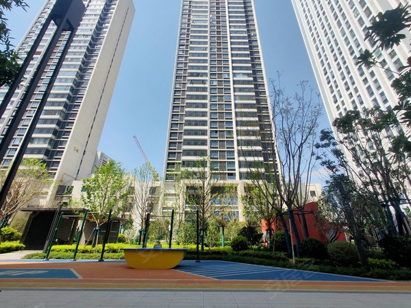 昆明官渡巫家坝保利天际花园(商住楼)保利天际loft公寓 可短租 可押一