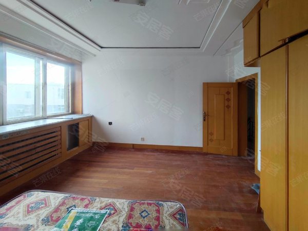 沈阳大东东中街龙溪花园东中街 龙溪花园 简单装修 拎包即住出租房源