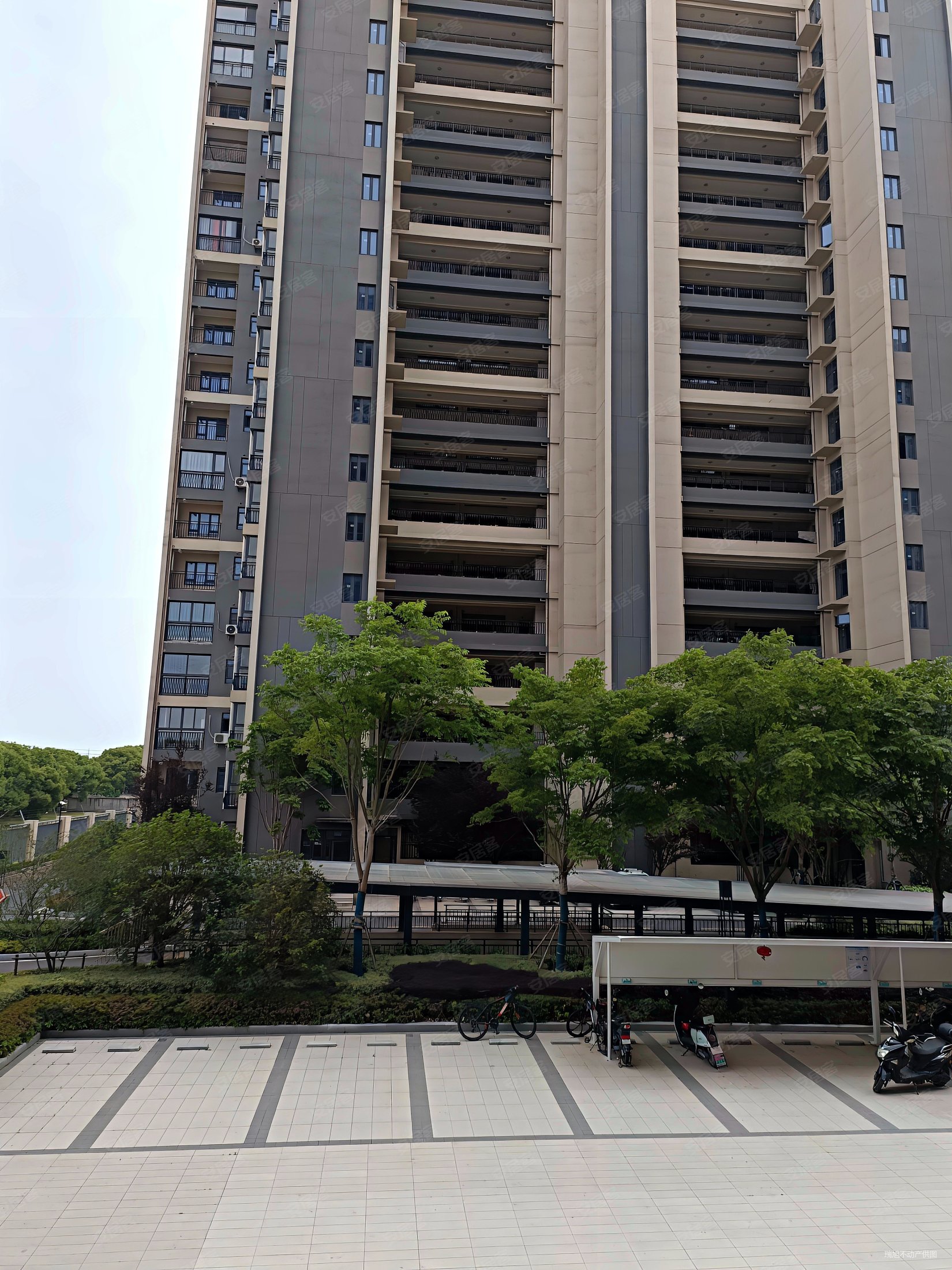 国风云樾花园3室2厅2卫95.95㎡南北155万