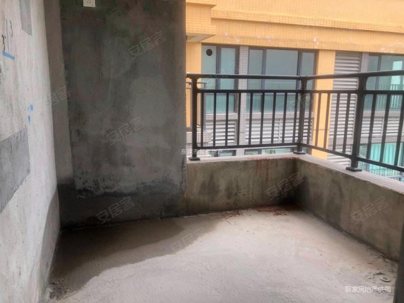 企石嘉宏锦城96平标准三房业主急售价格可谈