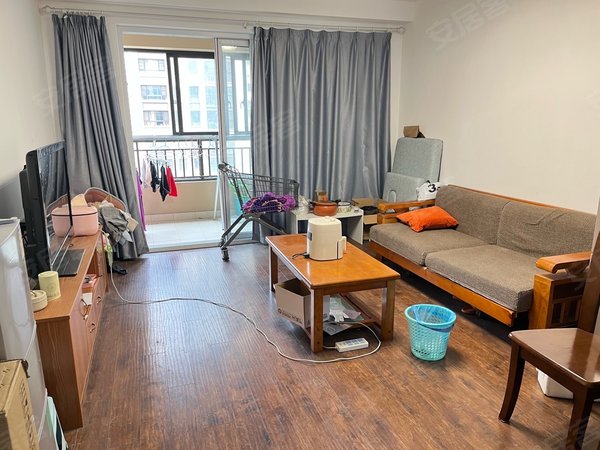 苏州吴中木渎万科城急急急 寻找合租室友 民水民电天然气 大衣柜900元