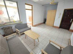 淄博周村周村区政府古商城东门附近 干净3楼1室1厅 家具家电齐全 好停车出租房源真实图片