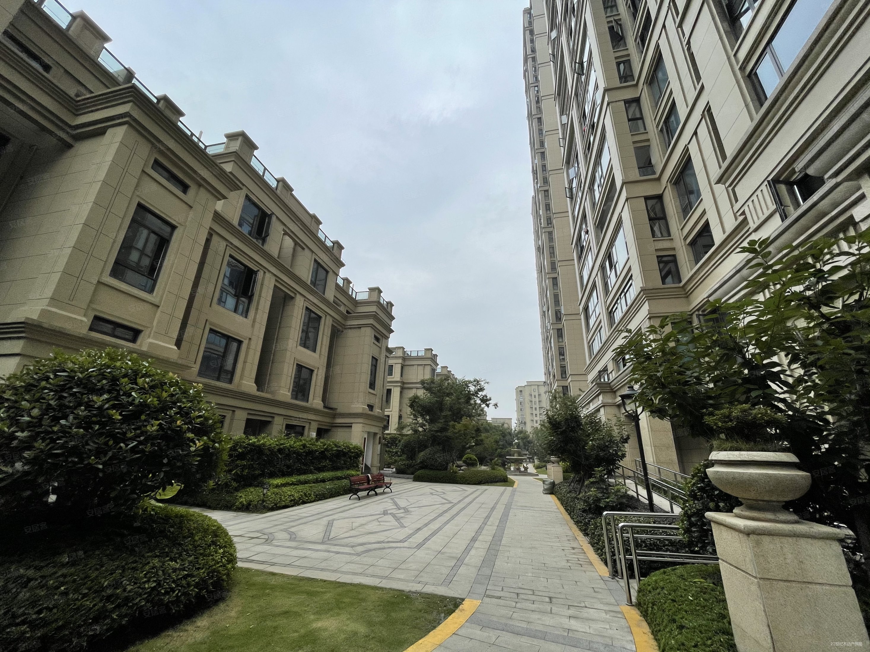 华鸿艺墅3室2厅2卫108.23㎡南北212万