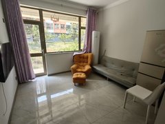 龙口南山丁冇街裕隆班车点,城市花园东区,配套齐全,出行方便,购物方便出租房源真实图片