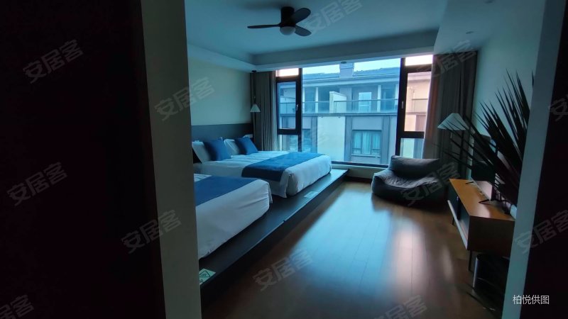 山湖城花园临湖雅居