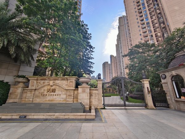 泉州丰泽宝洲路中骏天峰中骏天峰电梯高层17楼三房二厅二卫二阳台精装