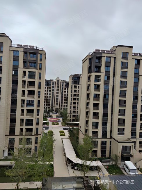 豪华装修包看中,家具家电打包送,南北通透大三房两卫,香悦四季雅苑