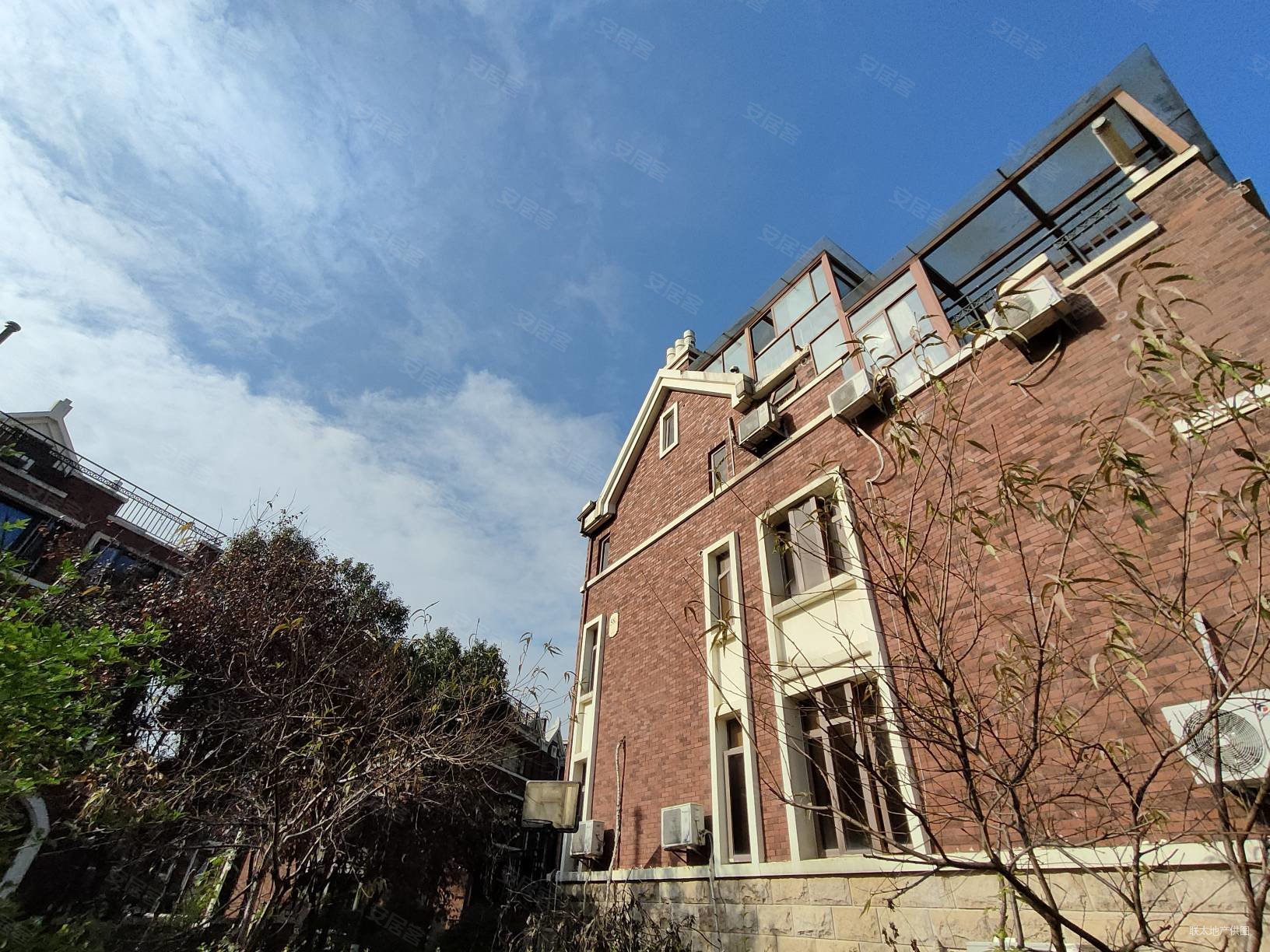 红墅湾(别墅)3室3厅5卫306.34㎡南北930万