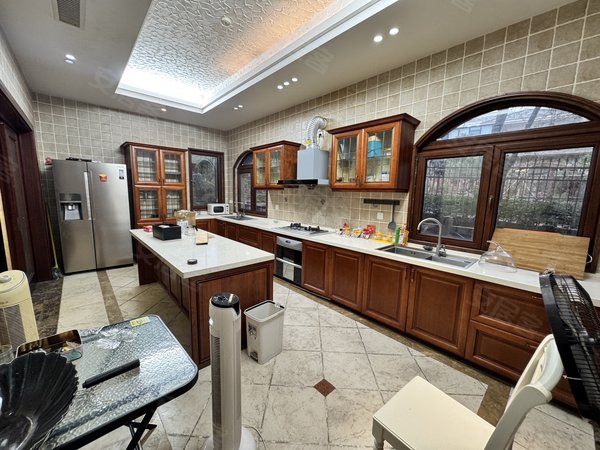 金华东阳东阳市中心海德公园(别墅)整栋别墅出租 6室5厅6卫 带两亩大院子出租房源真实图片