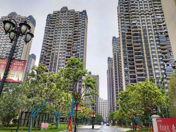 市立医院对面,恒大珺睿府三台空调,领包入住,看房随时有钥匙