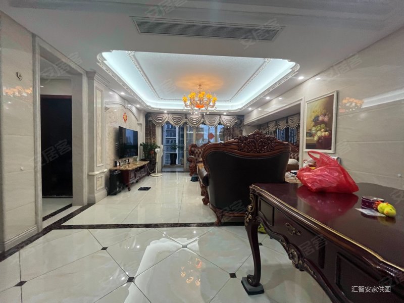 紫悦龙庭新上精装复式5房套内使用210平楼层适中满五年诚售