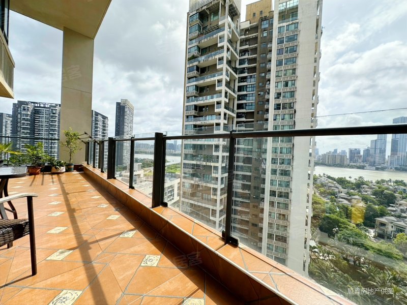 10米超大阳台 看别墅看河景 保养好 南北通透,华发世纪城二期二手房