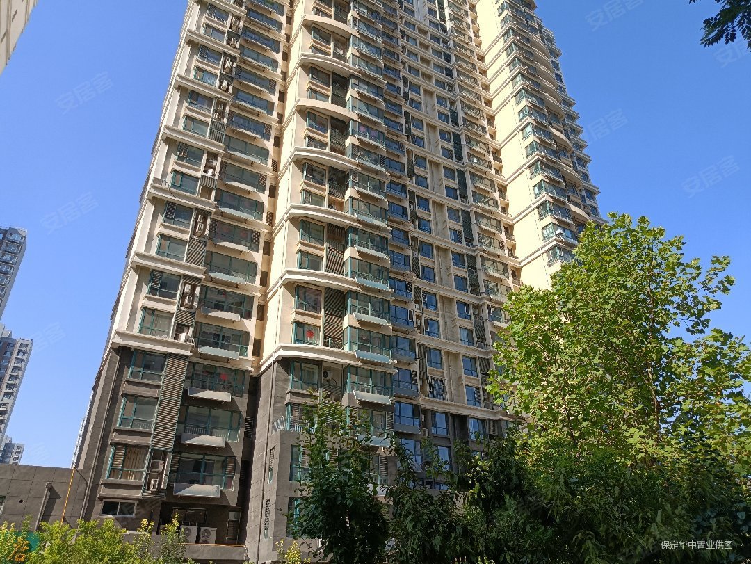 秀兰尚城旁京南一品三室两厅两卫南北通透采光好无遮挡看房联系