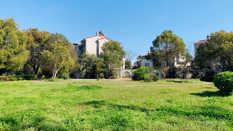 丽池庄园东升西路429号3室3厅2卫518万180平方米