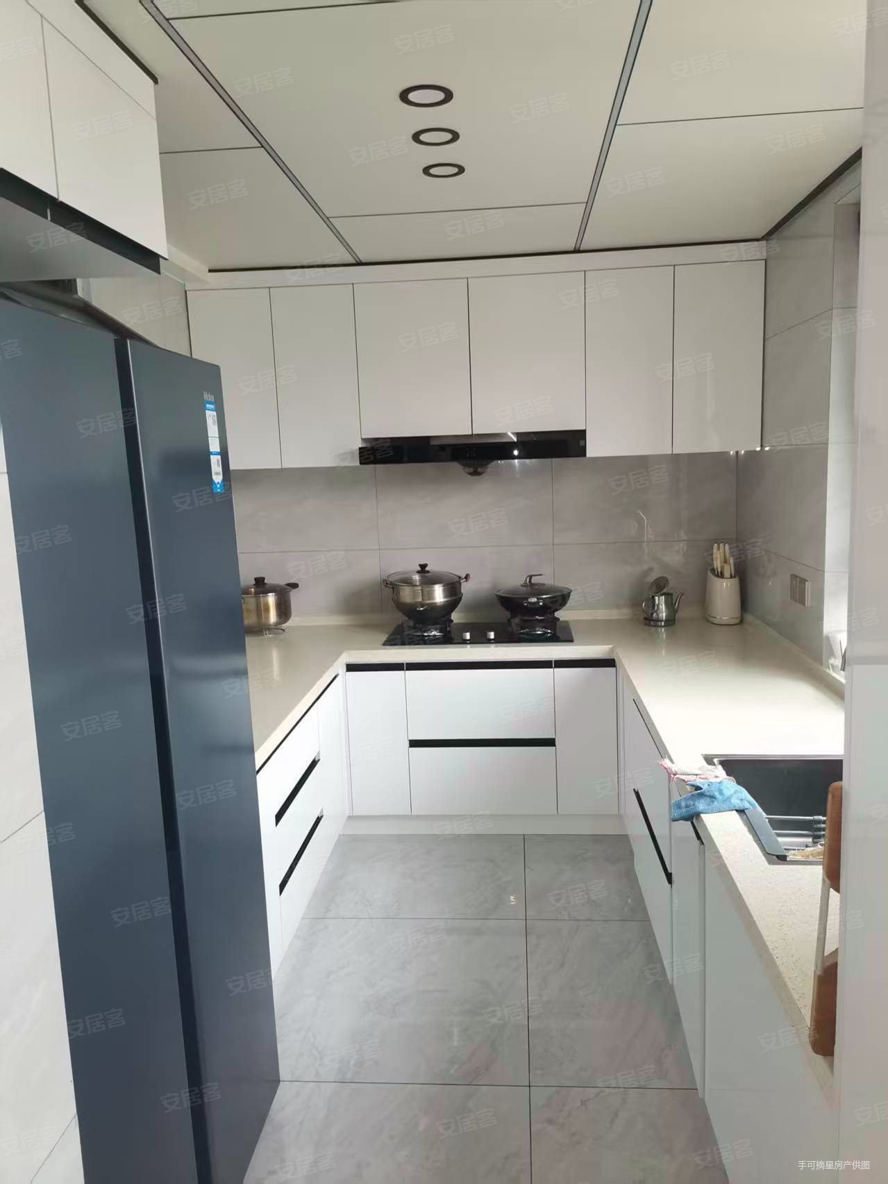 秀兰城市花园6室3厅2卫258㎡南北235万