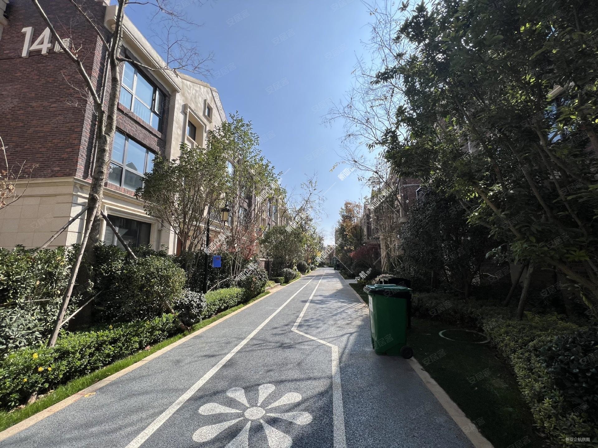 岢豲ne伊顿庄园三期600万东南好楼层生态半岛