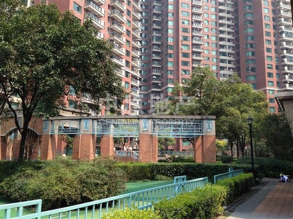 上海长宁镇宁路东方剑桥御庭苑南北通透,近商圈,房型正气,精装好房