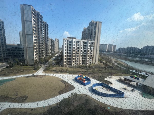 上海宝山淞南上港星江湾二期上港星江湾,精装三房,中空地暖,带车位