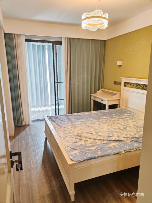 中梁壹号院洋房143平豪华装修诚心出售320万